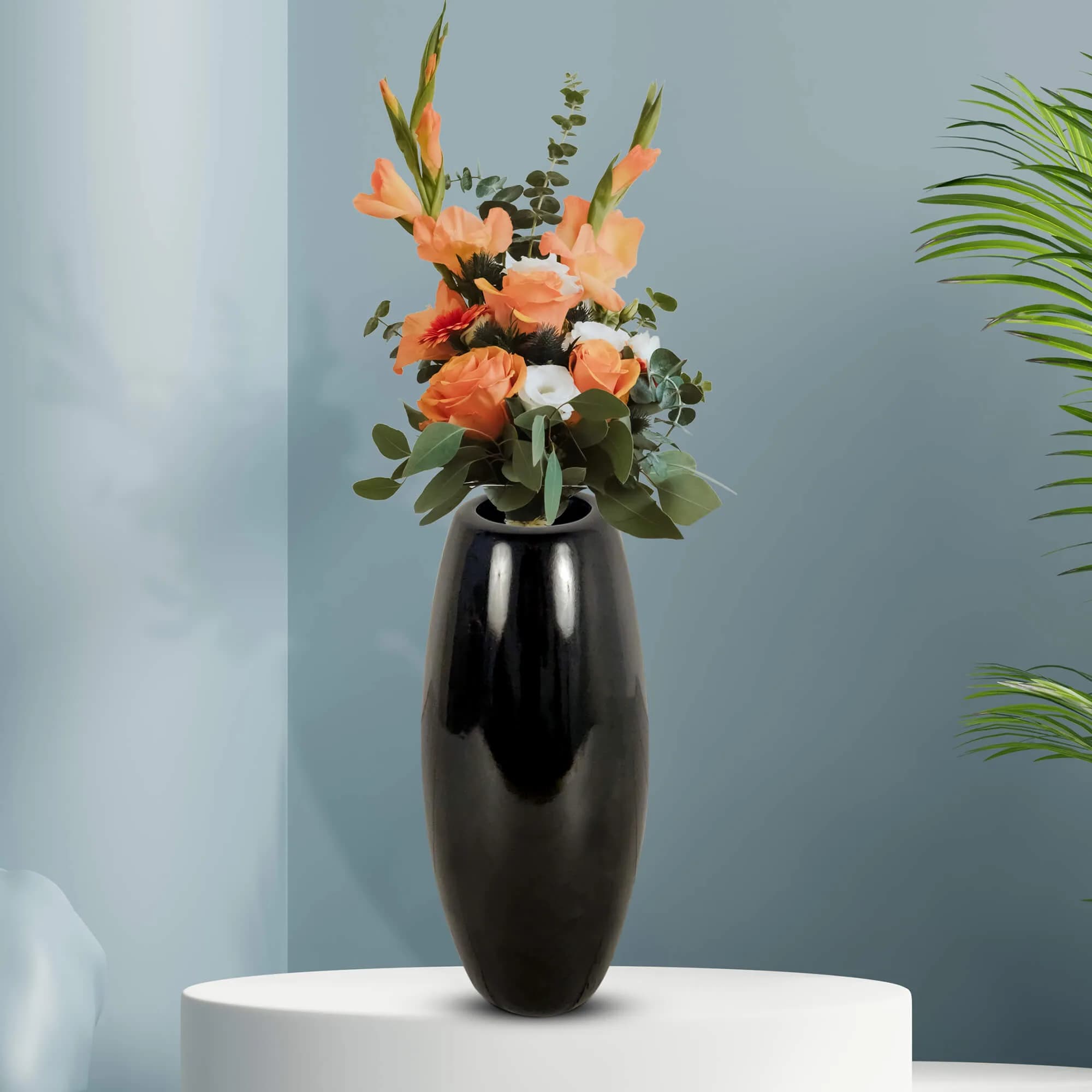 Anaya black vase